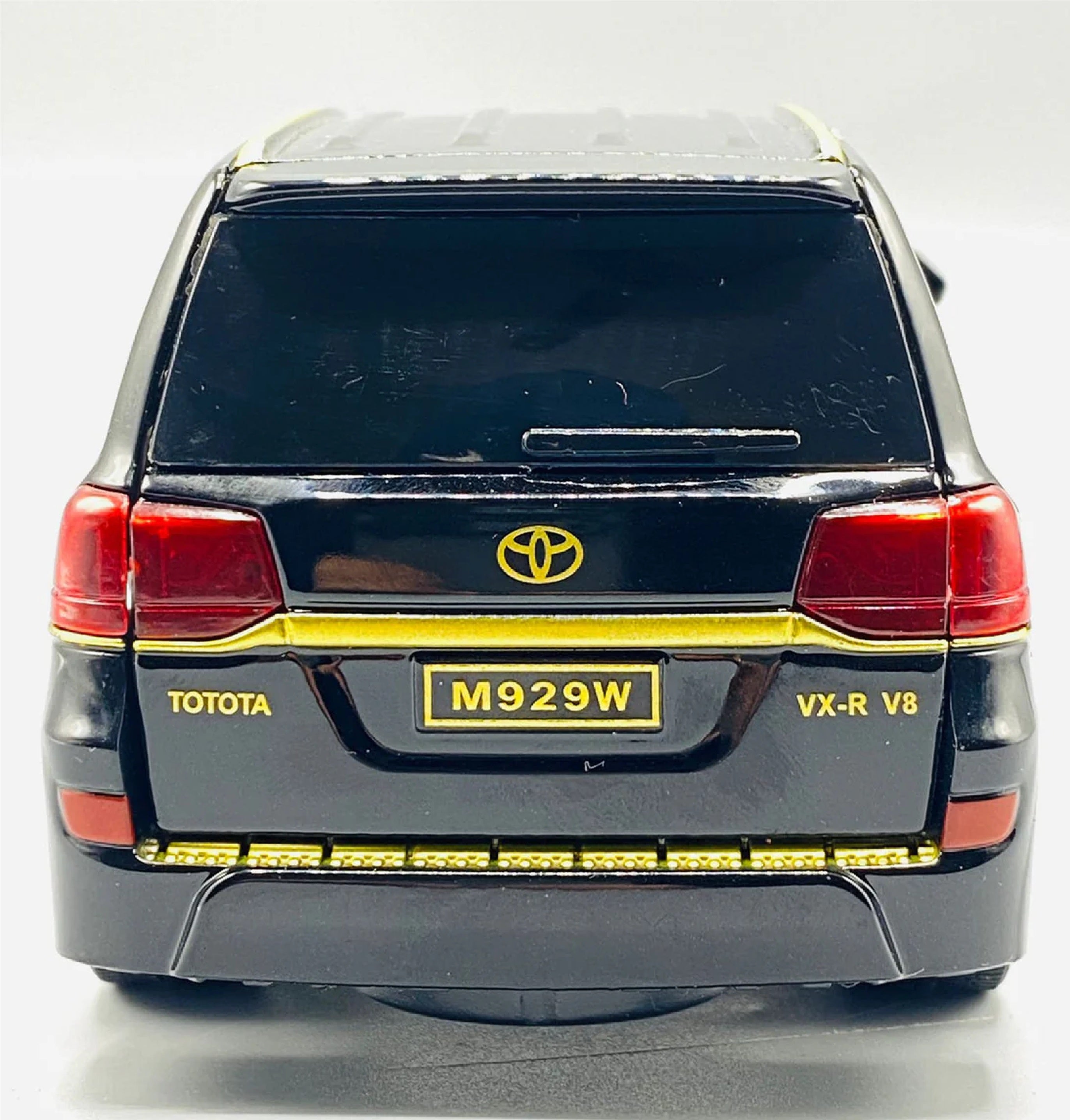 1:24 Toyota Land Cruiser VXR V8 Black and gold Die Cast Model Car