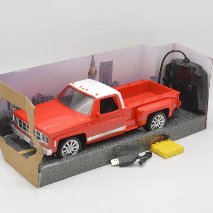 Rechargeable RC 4 x 4 Chevy Silverado Cab