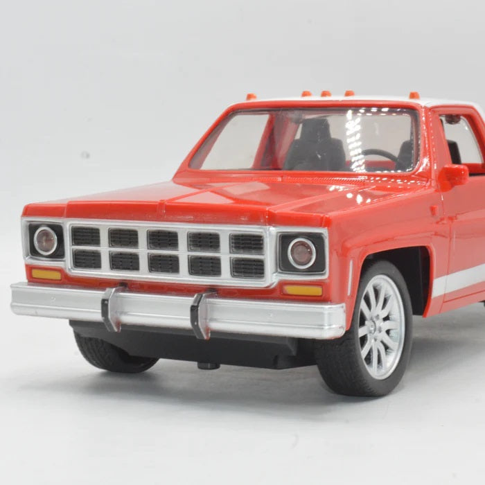 Rechargeable RC 4 x 4 Chevy Silverado Cab