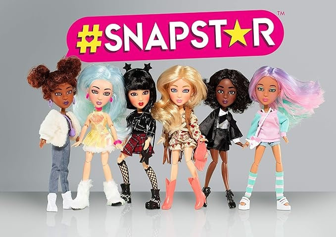 Snap star Lola Fashion Doll